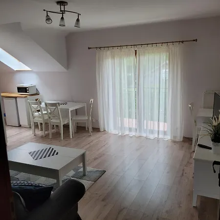 Asia- Goscinne I Studia *